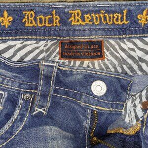 Rock Revival Mid-Rise Bootcut Jeans Lang